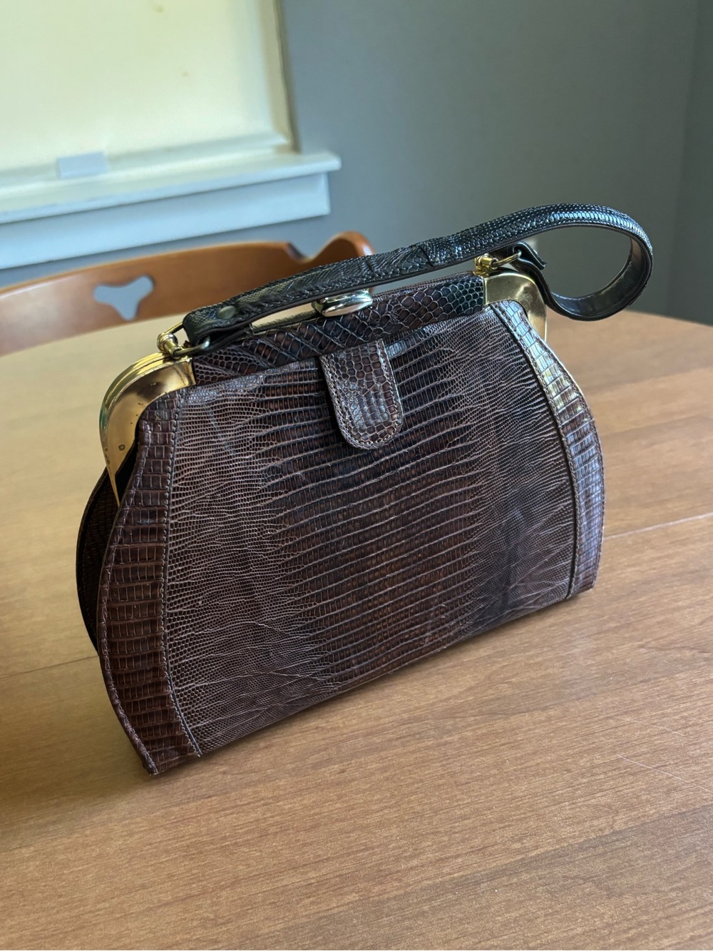 Vintage Genuine Lizard Skin  Top Handle Purse Gold Hardware Kiss Lock